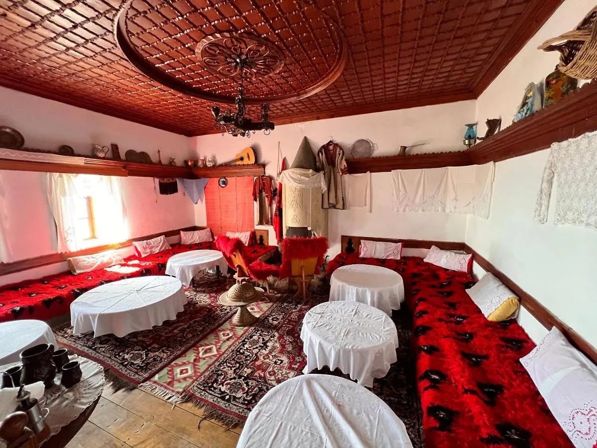 فندق مبيت وإفطار Krujë Rooms Merlika -Inside The Castle-