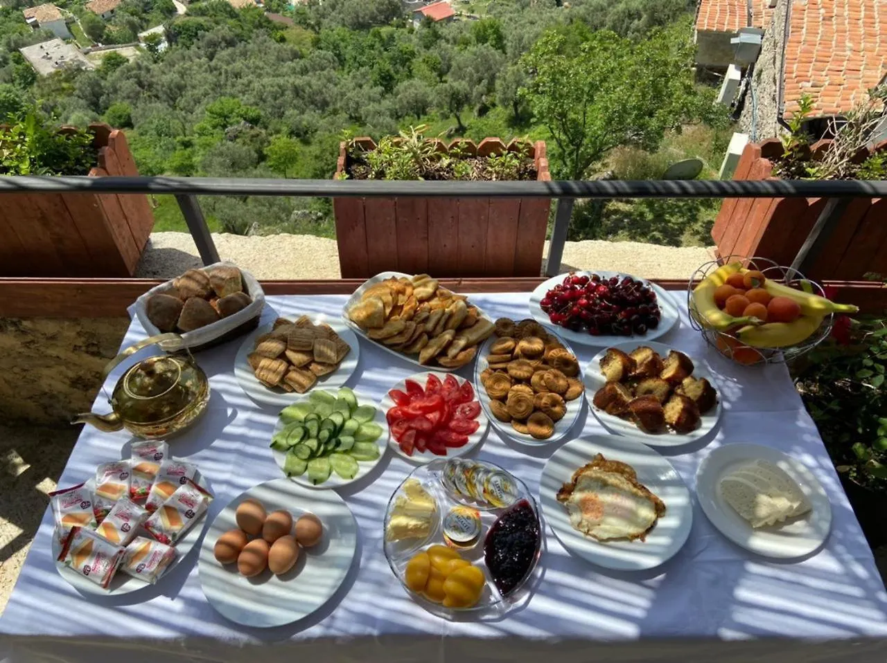 Krujë Rooms Merlika -Inside The Castle- فندق مبيت وإفطار