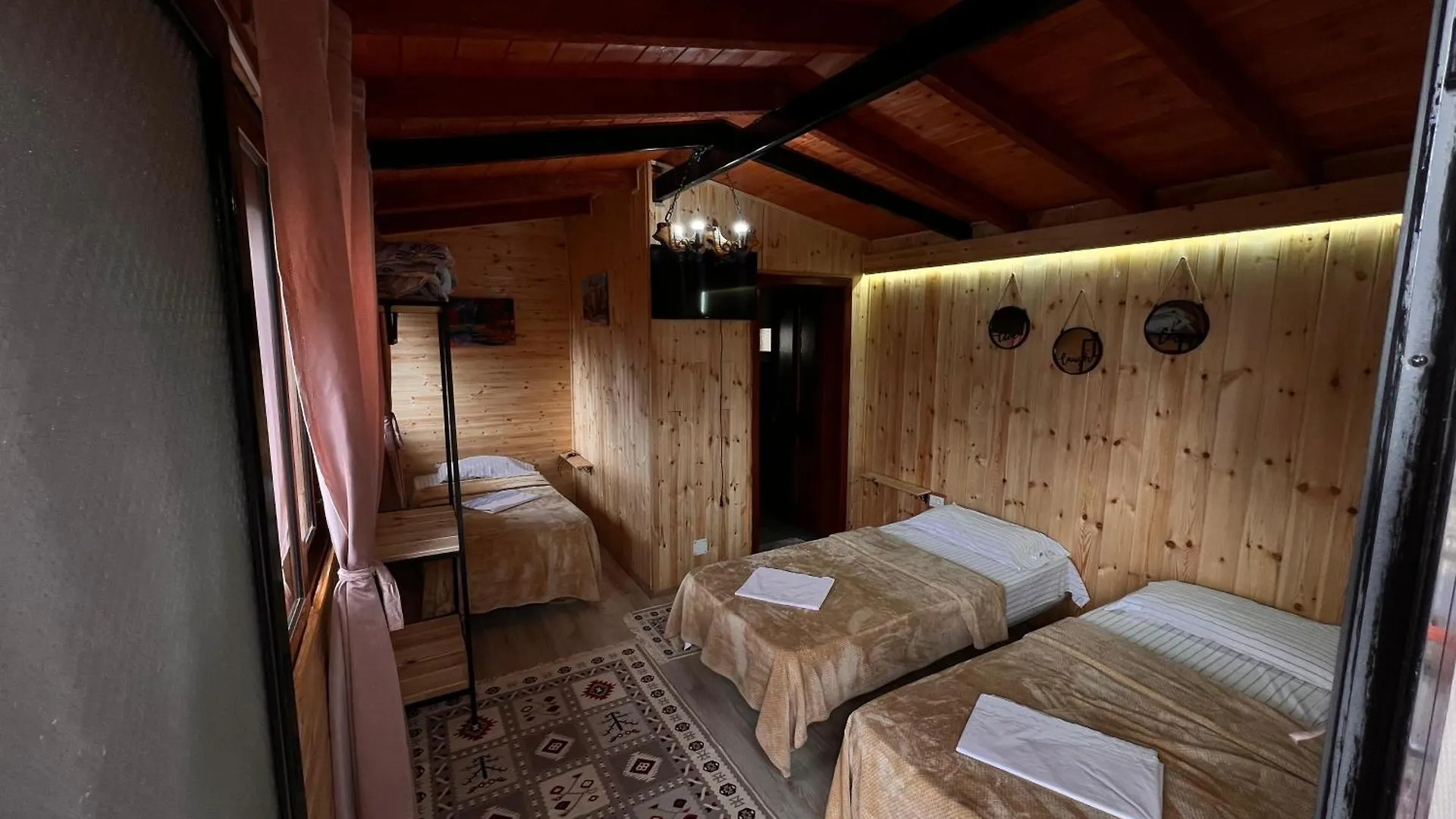 Rooms Merlika -Inside The Castle- Kruje