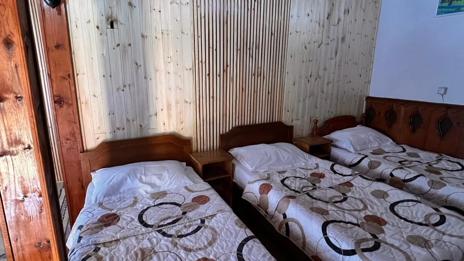 ** فندق مبيت وإفطار Krujë Rooms Merlika -Inside The Castle- ألبانيا