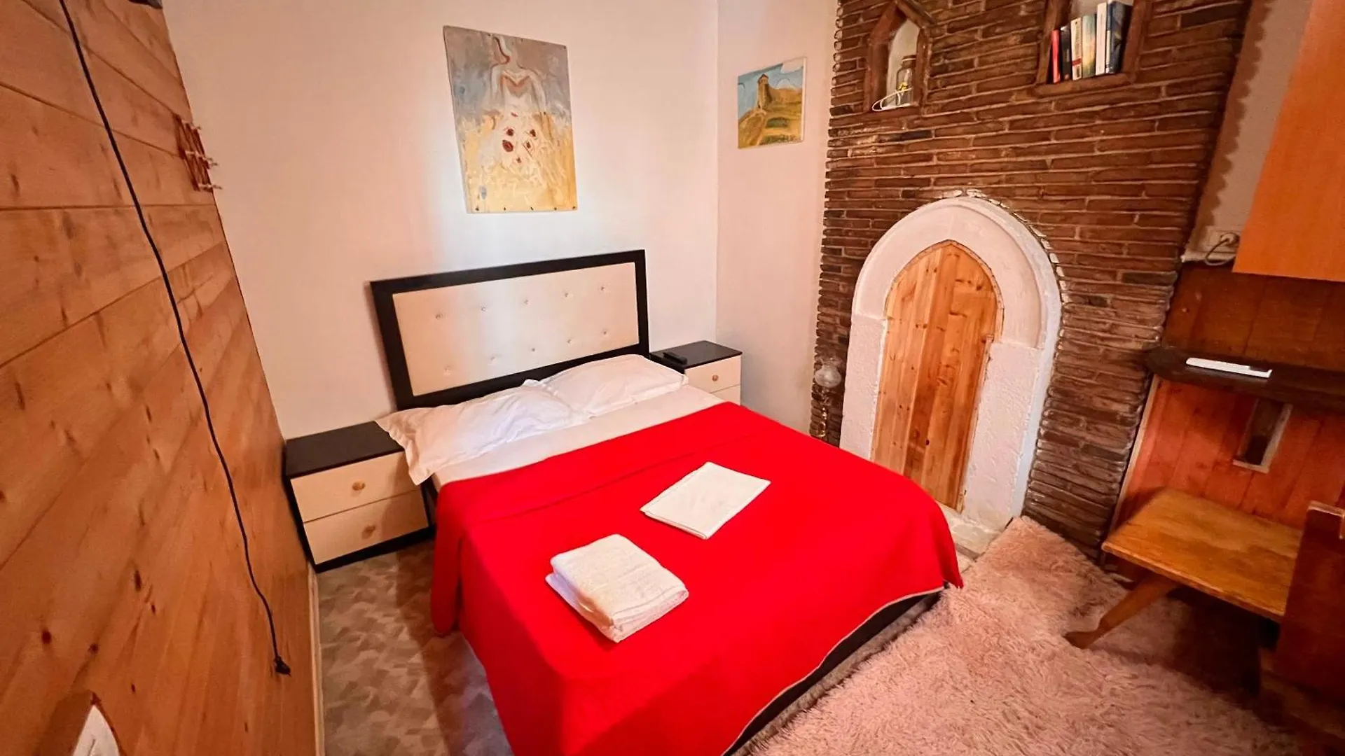 Rooms Merlika -Inside The Castle- Krujë 2*,