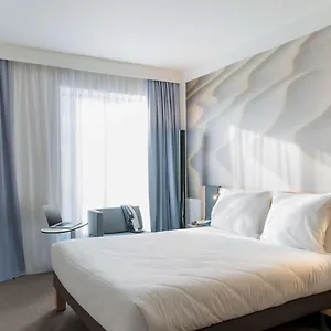 Novotel Centre Отель Шарлеруа